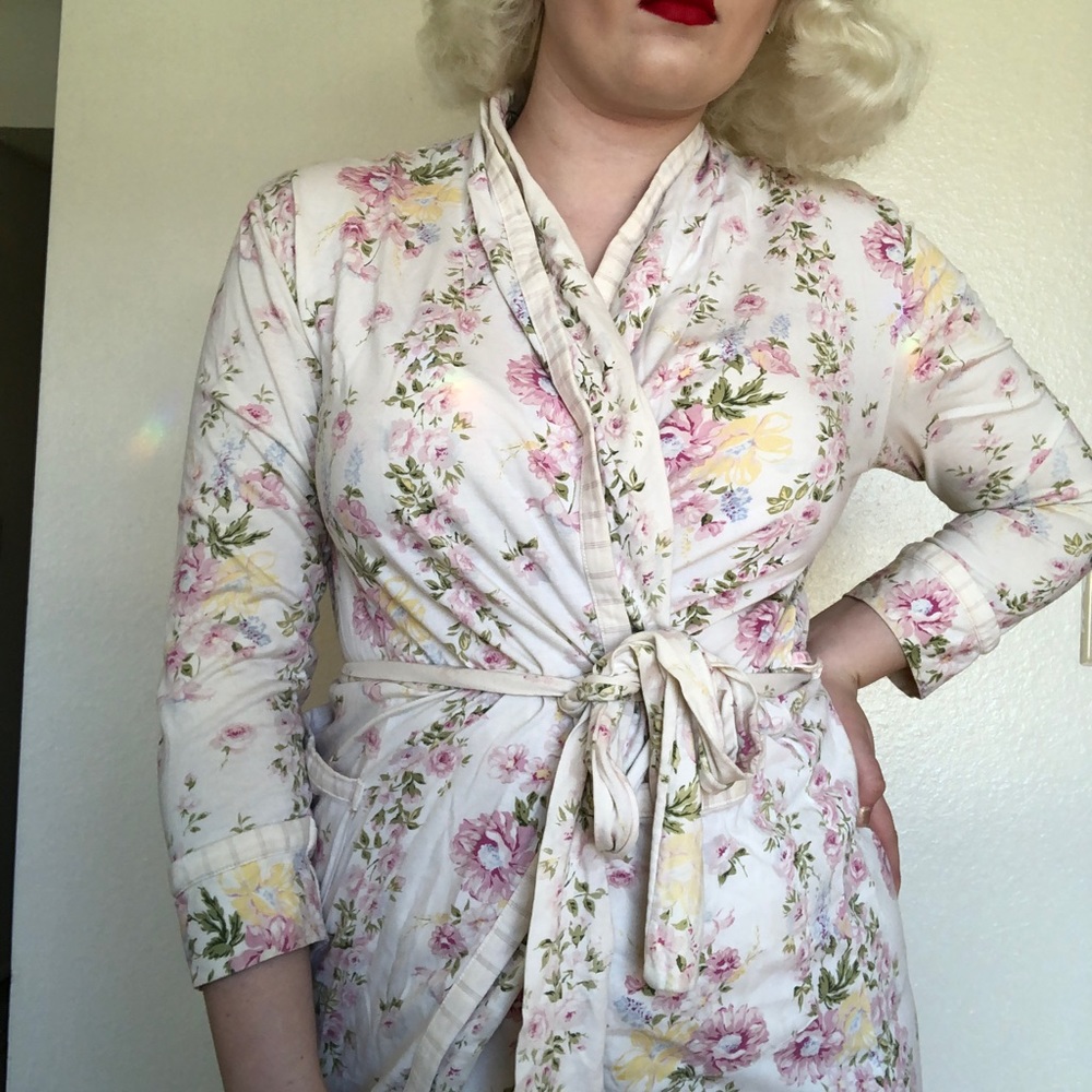 Beautiful floral Victoria’s Secret robe y2k coquette